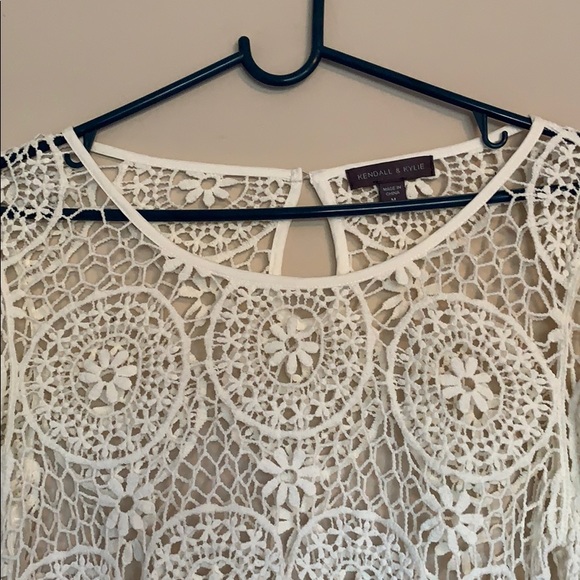 WHITE CROCHET BELL SLEEVE CROP TOP - Picture 4 of 8